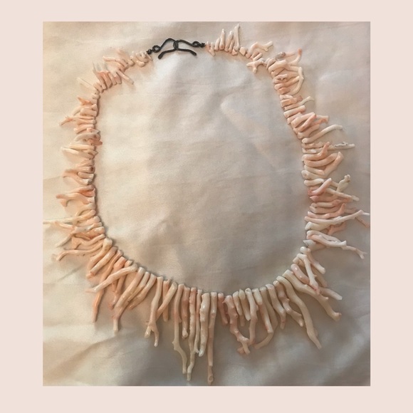 Jewelry - Vintage White/Pink Coral 24 inch Necklace